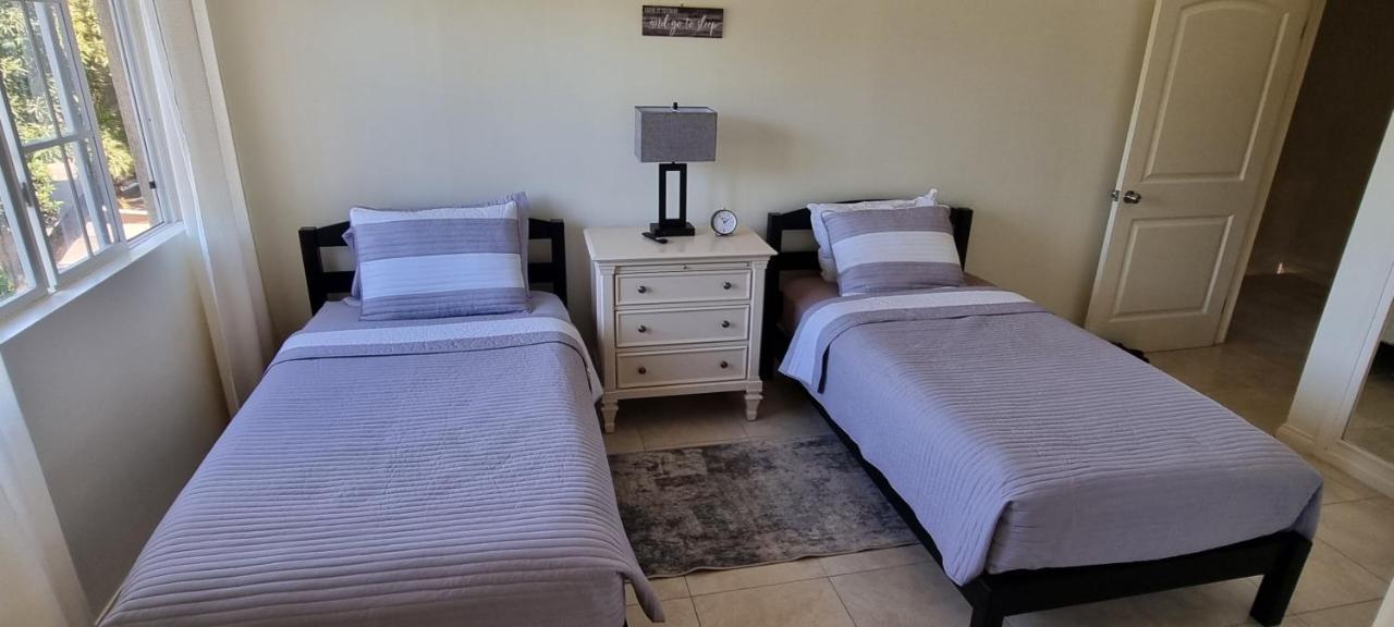 Komfort Getaway Villa At Countrymist 오쵸 리오스 외부 사진