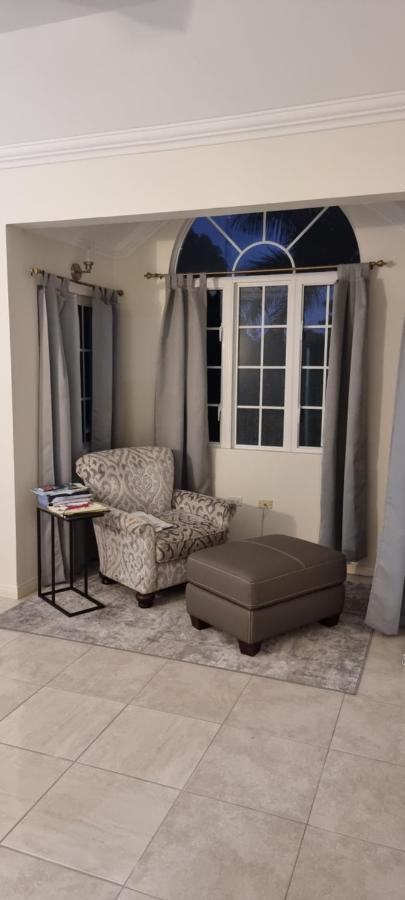 Komfort Getaway Villa At Countrymist 오쵸 리오스 외부 사진